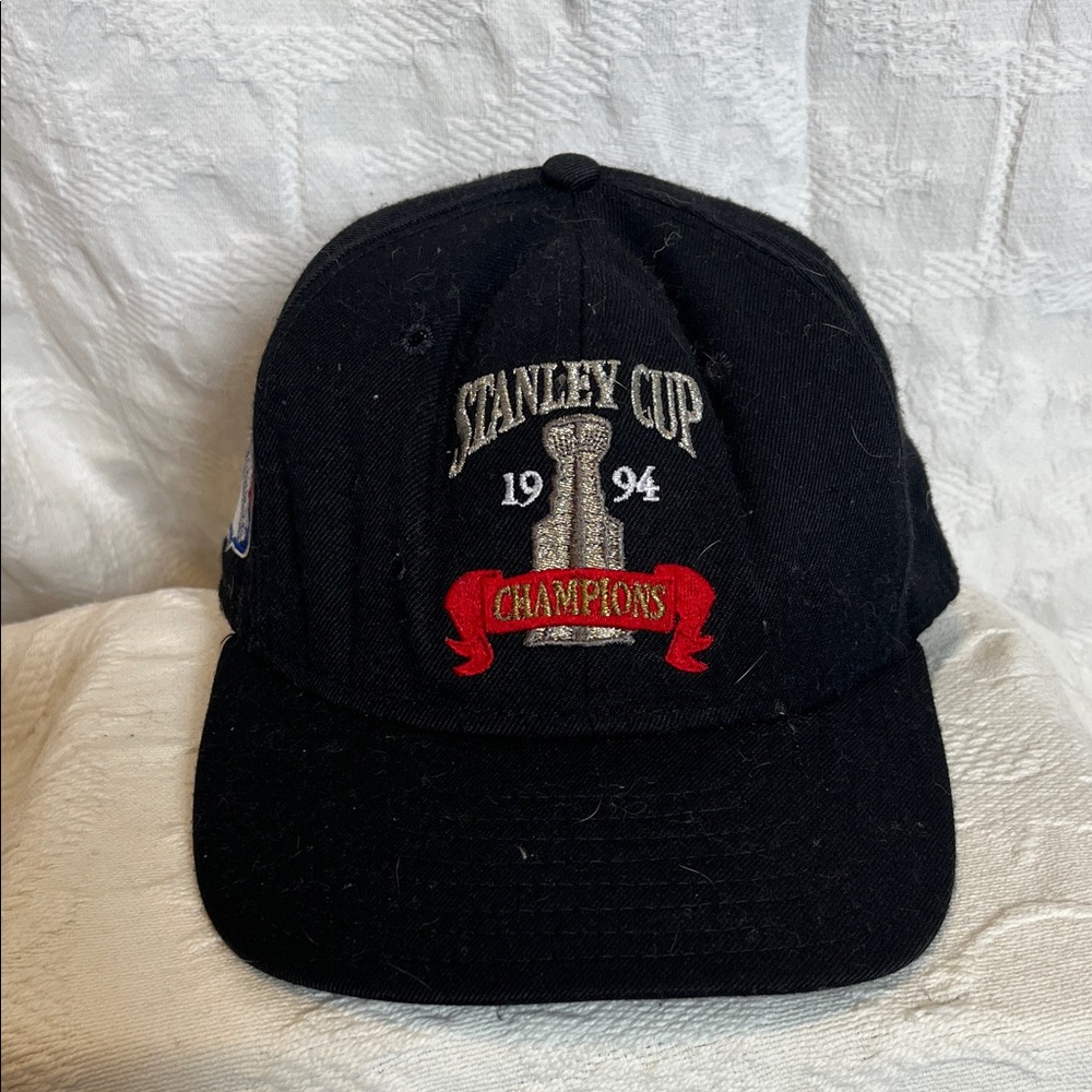 NHL Vintage 1994 New York Rangers Stanley Cup Champions Snapback Cap